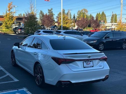 2020 Toyota Avalon XSE