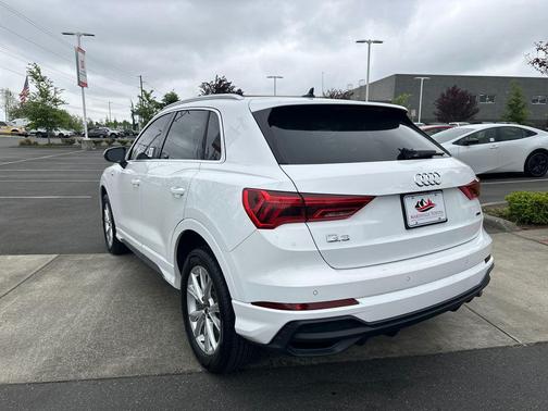 Ibis White 2023 Audi Q3 Premium 45 TFSI S line quattro Tiptronic