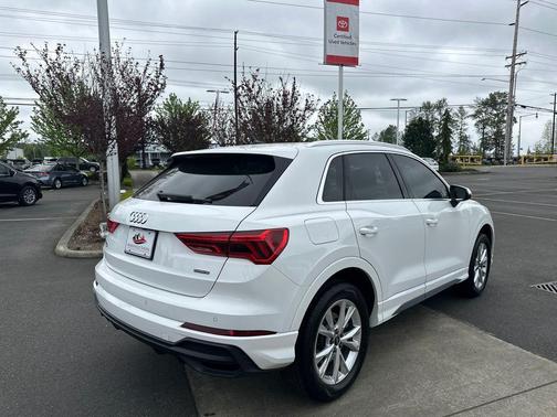 Ibis White 2023 Audi Q3 Premium 45 TFSI S line quattro Tiptronic