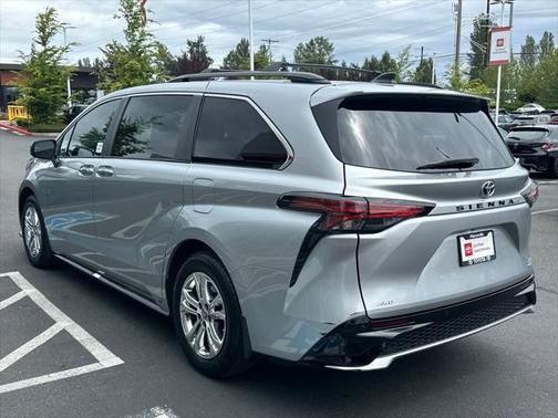 2023 Toyota Sienna XSE 7 Passenger