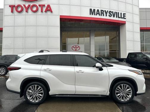 2024 Toyota Highlander Hybrid Platinum