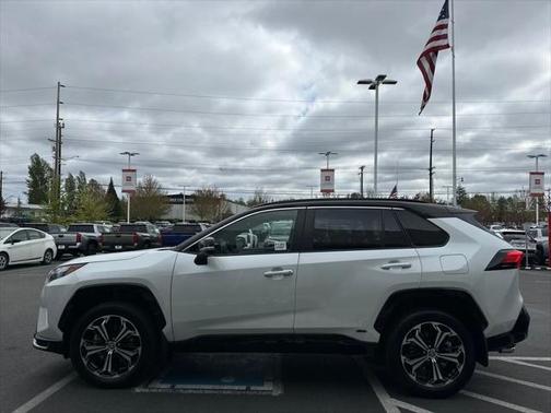 2025 Toyota RAV4 Hybrid SE