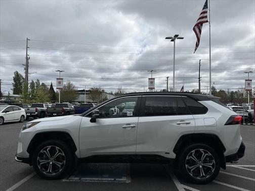 2025 Toyota RAV4 Hybrid SE