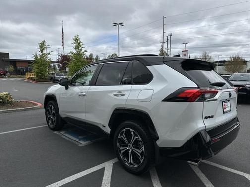 2025 Toyota RAV4 Hybrid SE