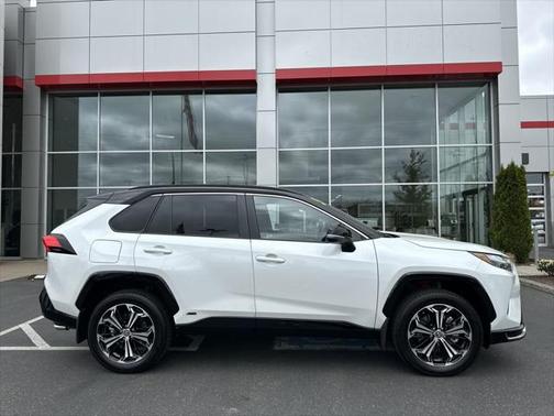 2025 Toyota RAV4 Hybrid SE