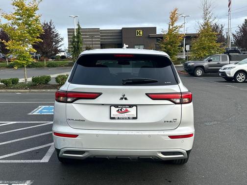 2024 Mitsubishi Outlander PHEV SE S-AWC