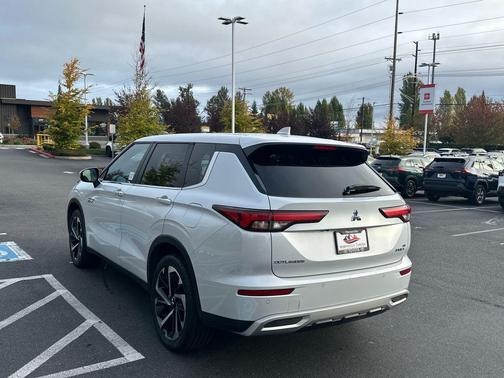 2024 Mitsubishi Outlander PHEV SE S-AWC