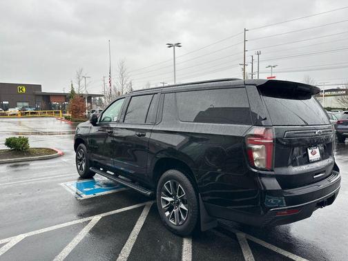 2023 Chevrolet Suburban 4WD Z71