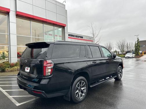 2023 Chevrolet Suburban 4WD Z71