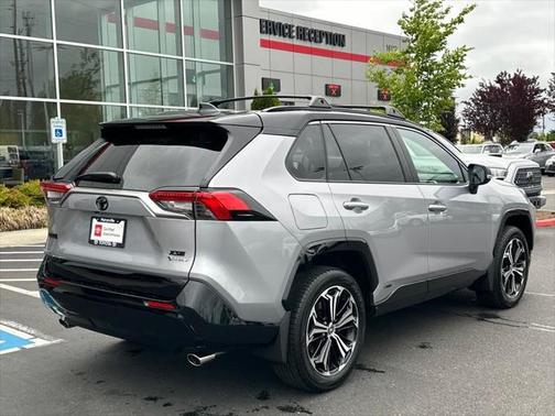 2025 Toyota RAV4 Hybrid SE