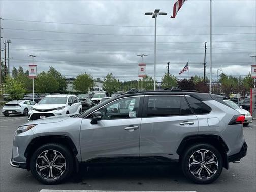 2025 Toyota RAV4 Hybrid SE