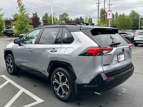 2025 Toyota RAV4 Hybrid SE