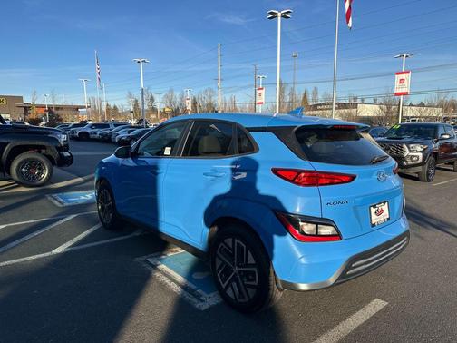 2022 Hyundai KONA EV SEL