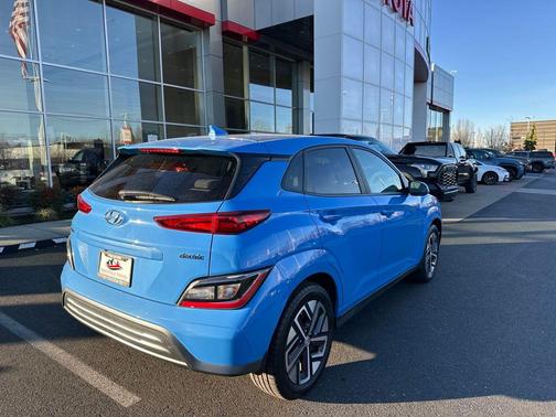 2022 Hyundai KONA EV SEL