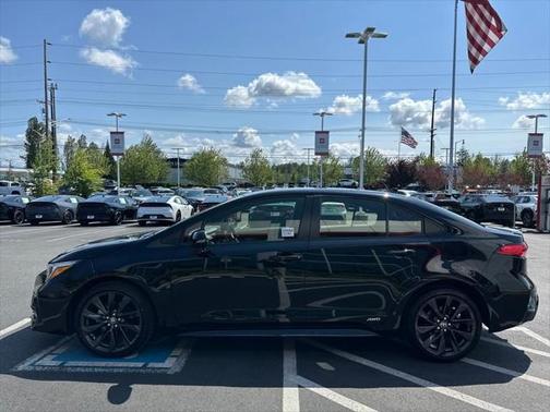 2024 Toyota Corolla Hybrid SE