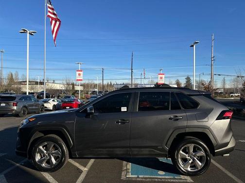 2021 Toyota RAV4 Hybrid XLE Premium