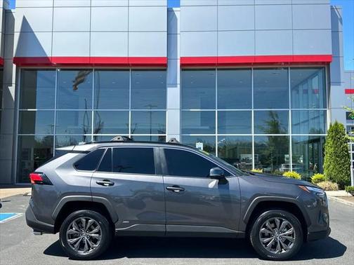 2022 Toyota RAV4 Hybrid XLE Premium