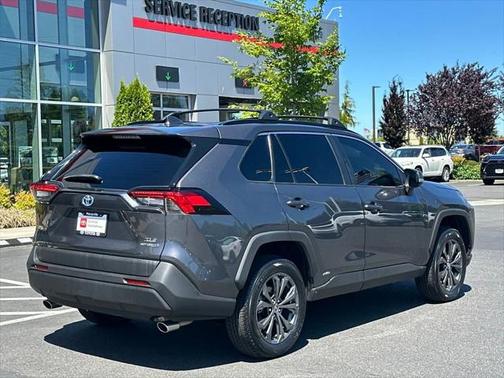 2022 Toyota RAV4 Hybrid XLE Premium