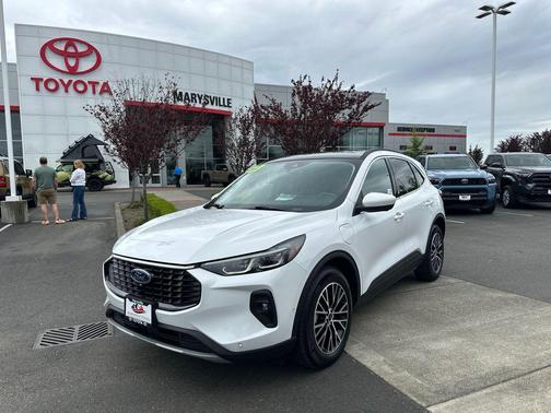 Oxford White 2023 Ford Escape PHEV SE