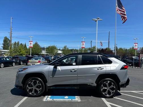 2025 Toyota RAV4 Hybrid SE