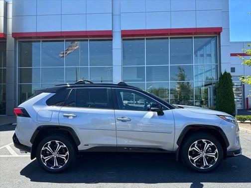 2025 Toyota RAV4 Hybrid SE