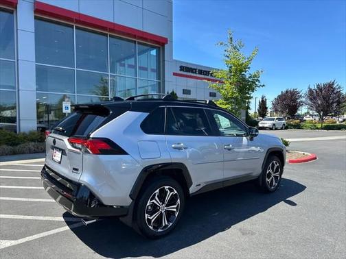2025 Toyota RAV4 Hybrid SE