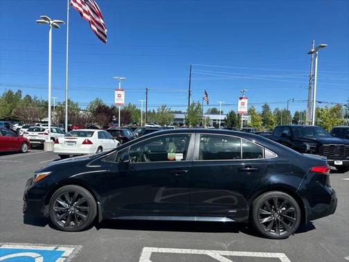 2024 Toyota Corolla Hybrid SE