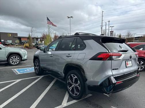 2025 Toyota RAV4 Hybrid SE