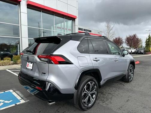 2025 Toyota RAV4 Hybrid SE