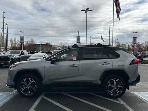 2025 Toyota RAV4 Hybrid SE