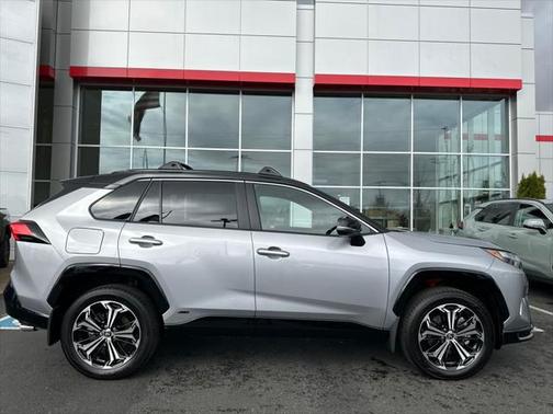 2025 Toyota RAV4 Hybrid SE