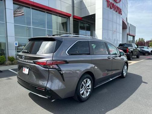 2024 Toyota Sienna Limited 7-Passenger