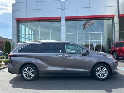 2024 Toyota Sienna Limited 7-Passenger