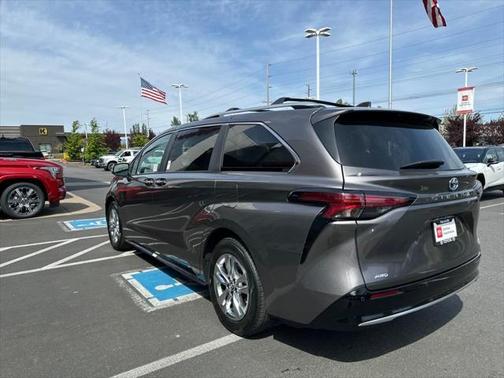 2024 Toyota Sienna Limited 7-Passenger