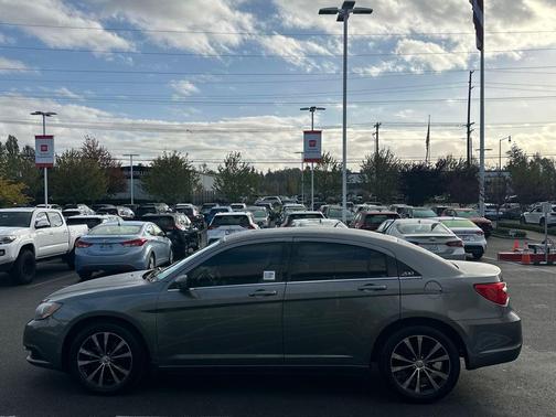 2013 Chrysler 200 Limited