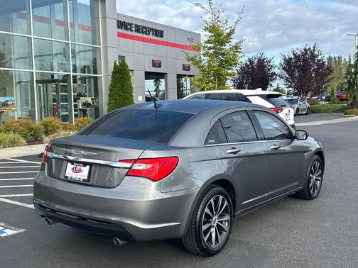 2013 Chrysler 200 Limited