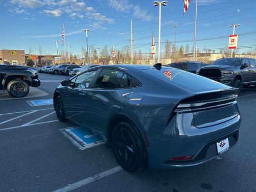 2026 Toyota Prius Plug-In Hybrid SE