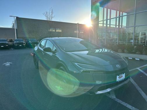 2026 Toyota Prius Plug-In Hybrid SE