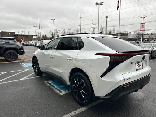 2026 Toyota bZ XLE Plus