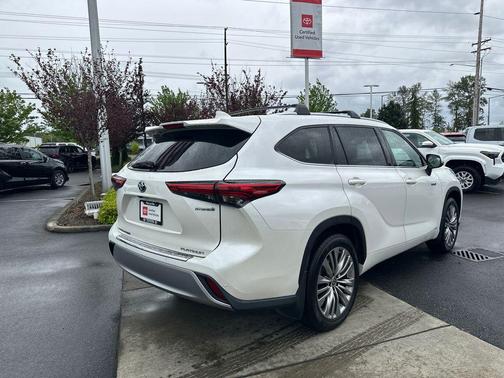 Blizzard Pearl 2020 Toyota Highlander Hybrid Platinum