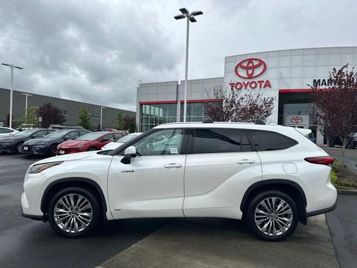 Blizzard Pearl 2020 Toyota Highlander Hybrid Platinum