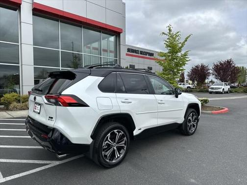 2025 Toyota RAV4 Hybrid SE