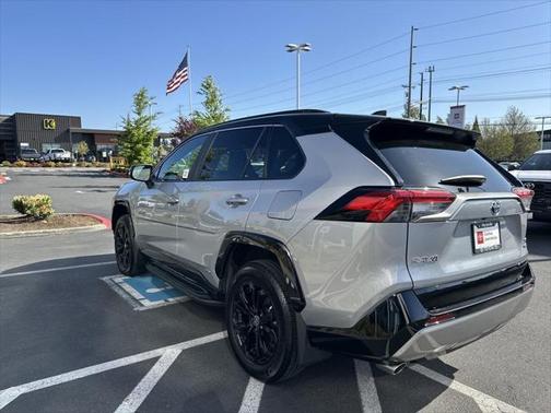 2023 Toyota RAV4 Hybrid SE