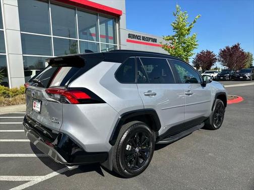 2023 Toyota RAV4 Hybrid SE