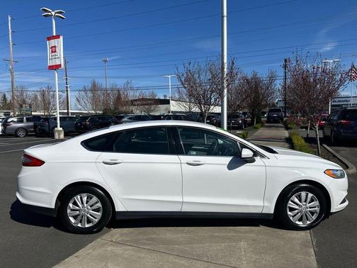 2013 Ford Fusion S
