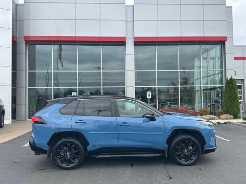 2023 Toyota RAV4 Hybrid SE