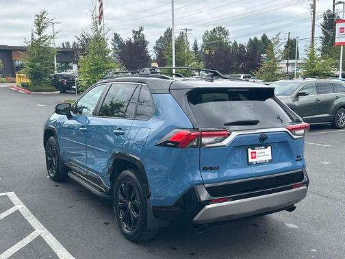 2023 Toyota RAV4 Hybrid SE