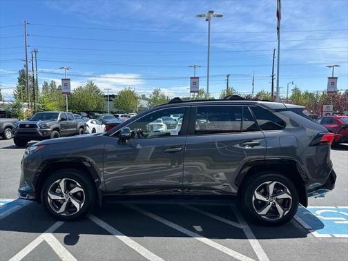 2025 Toyota RAV4 Hybrid SE