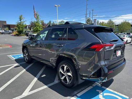 2025 Toyota RAV4 Hybrid SE