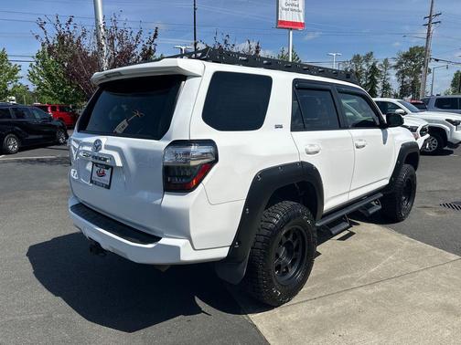 Super White 2018 Toyota 4Runner SR5